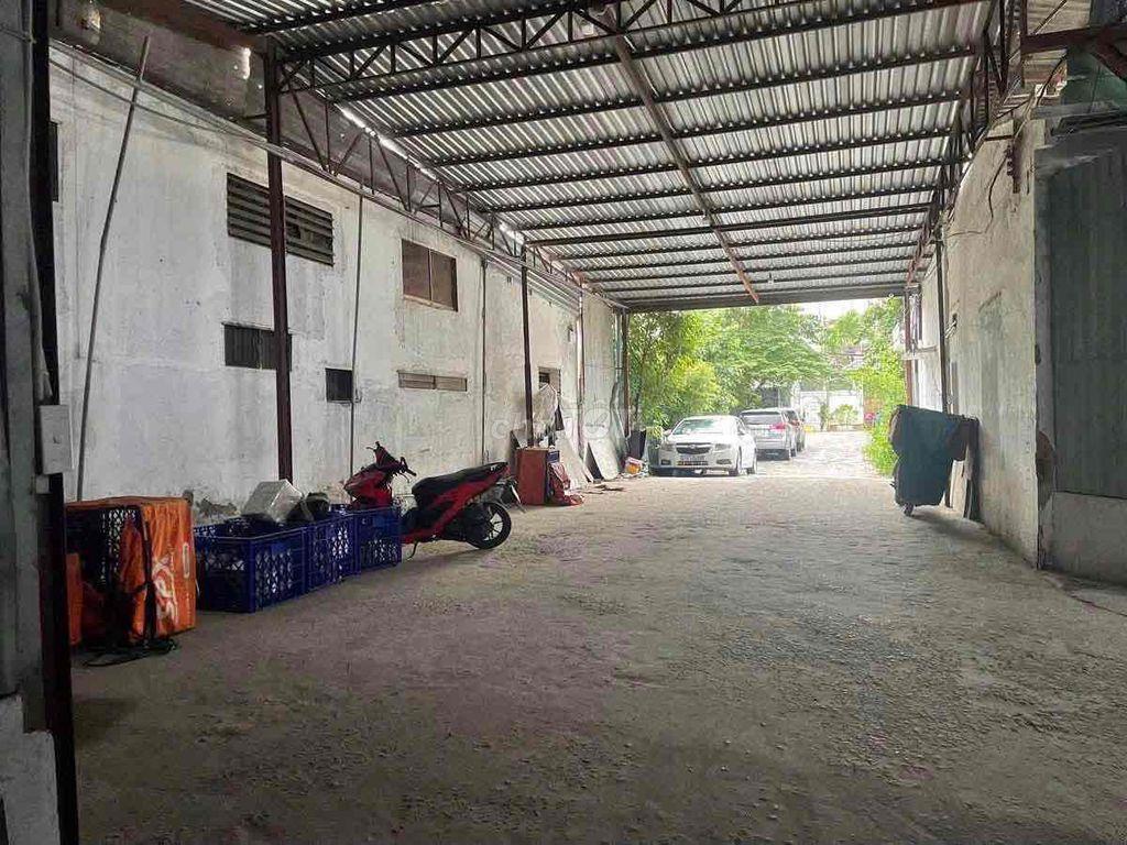 kho 2000m Q7 e 110tr giá tốt LH Mình Nha Bùi Văn Ba Q.7 *** Phi