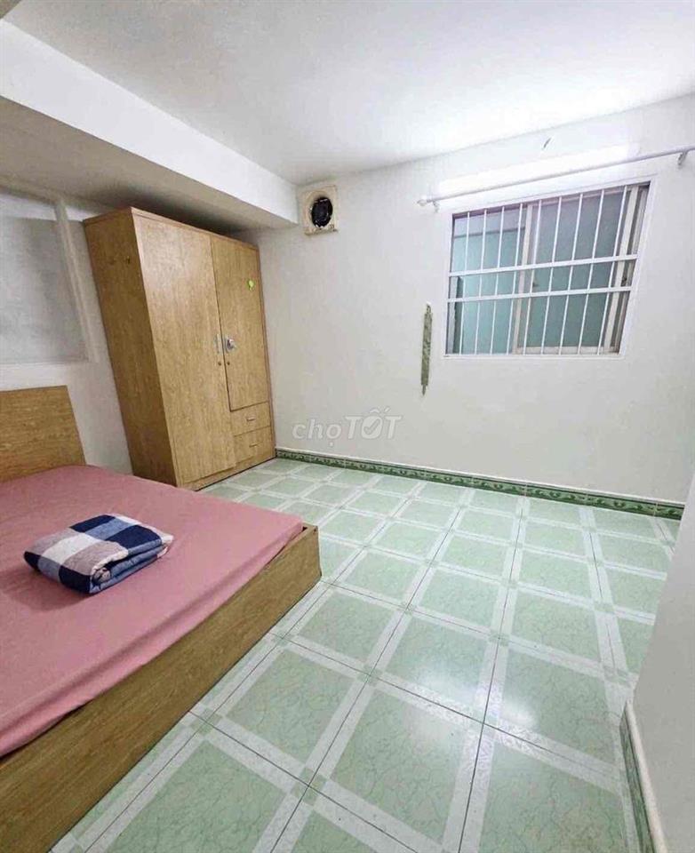 Chính chủ cho thuê phòng nội thất cơ bản, rộng 20m2 giá 3000k Dc: 16 đ