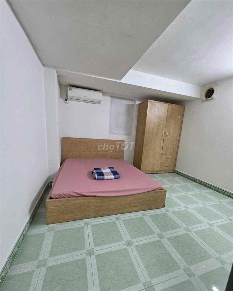 Chính chủ cho thuê phòng nội thất cơ bản, rộng 20m2 giá 3000k Dc: 16 đ