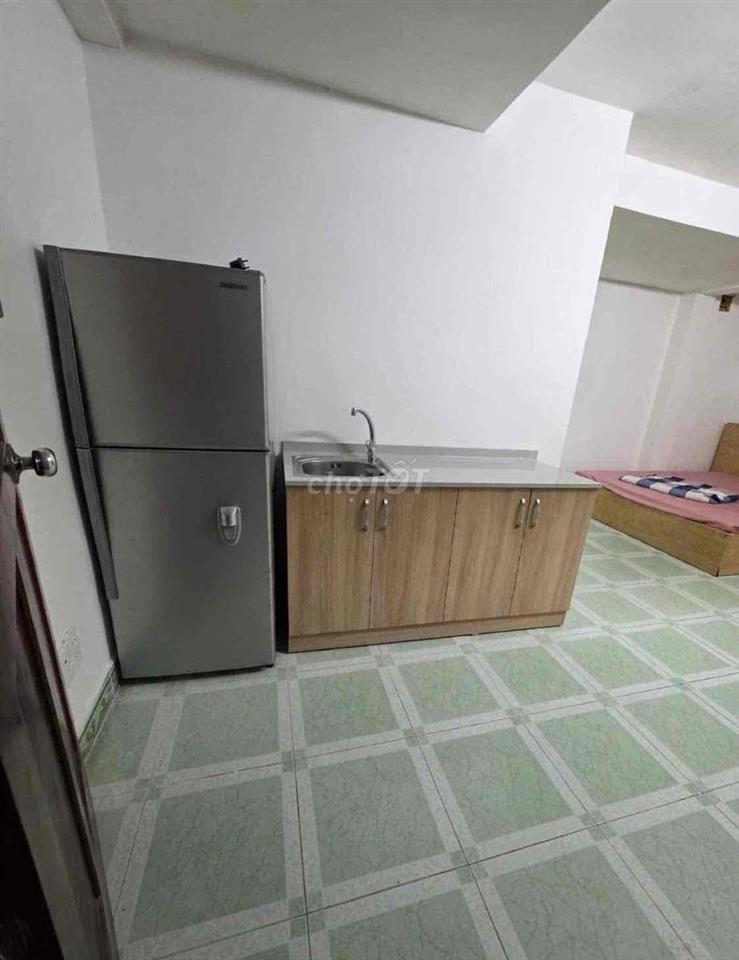 Chính chủ cho thuê phòng nội thất cơ bản, rộng 20m2 giá 3000k Dc: 16 đ