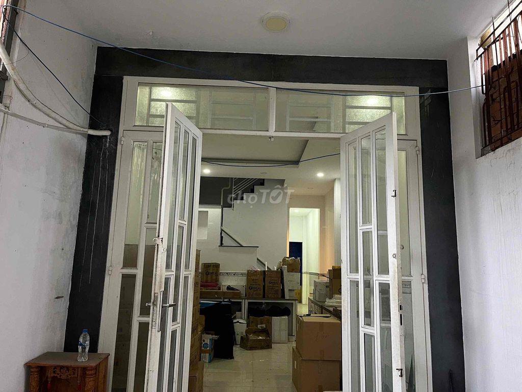NHÀ CHO THUÊ Q7.  Đường lâm văn bền.Tân quy .  dt:9x25m.nhà 1 trệt 1 l