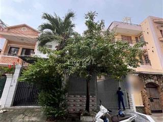 NHÀ CHO THUÊ Q7.  Đường lâm văn bền.Tân quy .  dt:9x25m.nhà 1 trệt 1 l