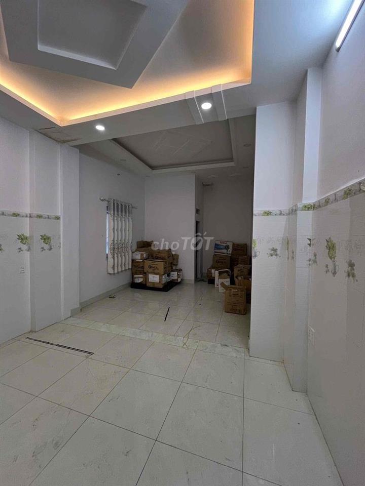 NHÀ CHO THUÊ Q7.  Đường lâm văn bền.Tân quy .  dt:9x25m.nhà 1 trệt 1 l