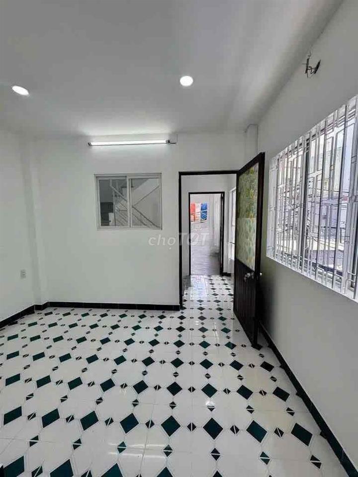 Chính Chủ Cho Thuê Nhà Q.1 HXH Võ Văn Kiệt  3.5x10m  trệt 2 lầu 2pn 3w