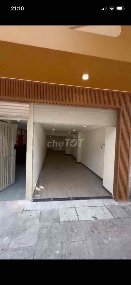 Cho thuê mặt bằng mặt tiền khu sầm uất đường Lý Chính Thắng quận 03. D