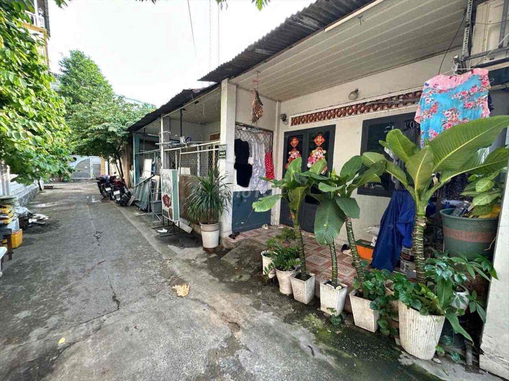 TRỢ DUYÊN  BÁN DÃY TRỌ GẦN 200m2   GIÁ  7.,39 Tỷ    VỊ TRí :    Sau Lư