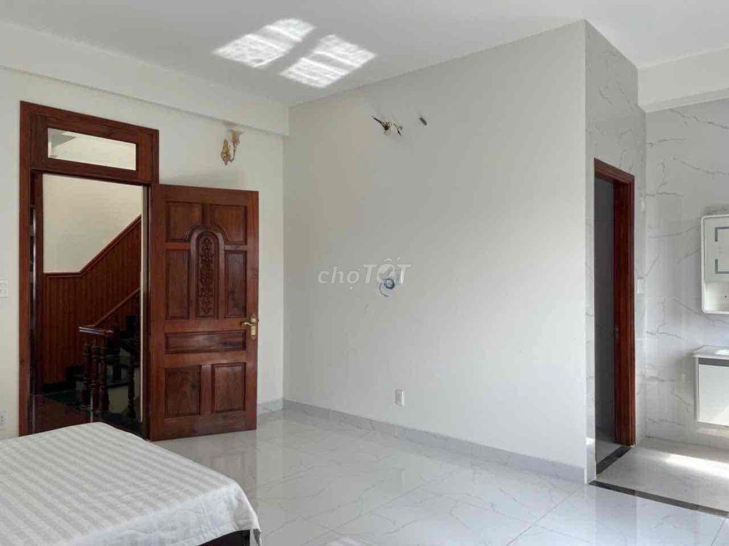 Cho thuê nhà 4 tầng mới xây gần VROSA Khang Điền , đường số 291 ra đườ