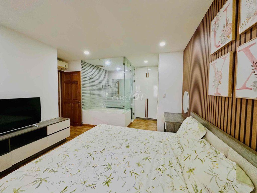🏡 CHO THUÊ PENTHOUSE SKYGARDEN 3  ✨ Diện tích: 250m²   🛏️ 3 phòng ngủ