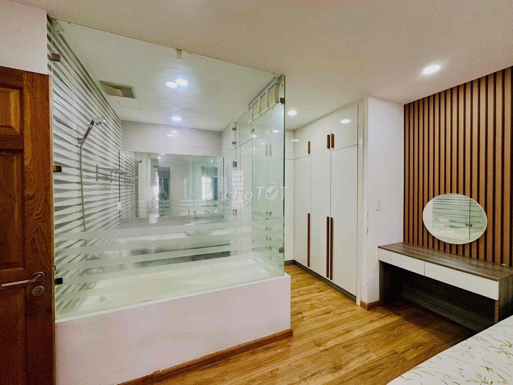 🏡 CHO THUÊ PENTHOUSE SKYGARDEN 3  ✨ Diện tích: 250m²   🛏️ 3 phòng ngủ