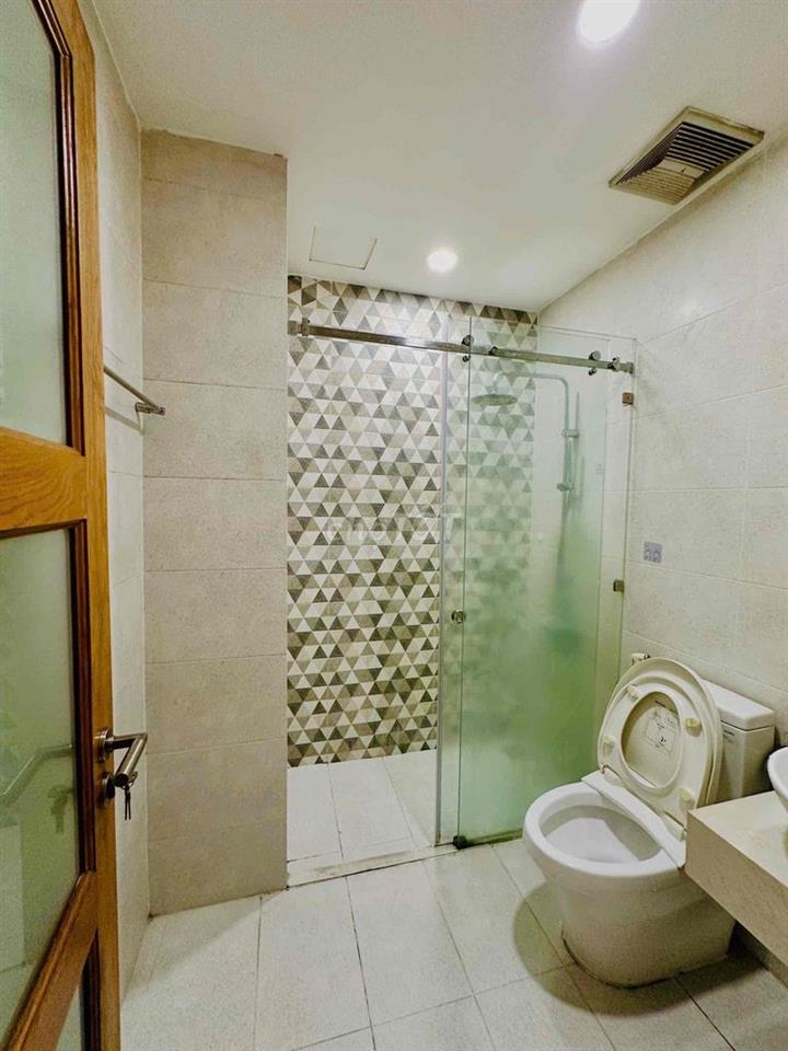 🏡 CHO THUÊ PENTHOUSE SKYGARDEN 3  ✨ Diện tích: 250m²   🛏️ 3 phòng ngủ