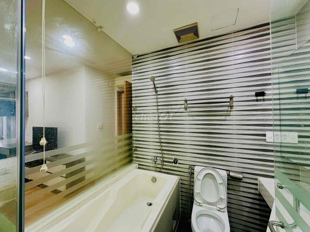 🏡 CHO THUÊ PENTHOUSE SKYGARDEN 3  ✨ Diện tích: 250m²   🛏️ 3 phòng ngủ