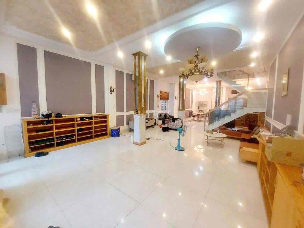 5x 39 m, 1 trệt 2 lầu , sân thượng 45 triệu / tháng , có gì thương l