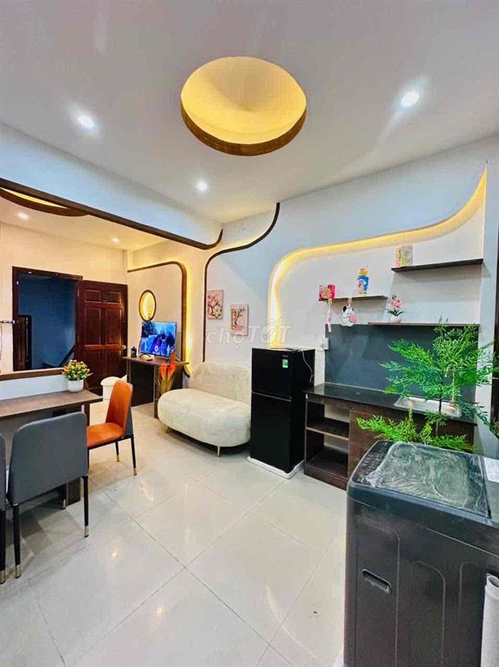 SIÊU HIẾM CĂN HỘ TÁCH BẾP BAN CÔNG FULL NỘI THẤT