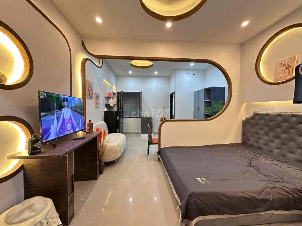 SIÊU HIẾM CĂN HỘ TÁCH BẾP BAN CÔNG FULL NỘI THẤT