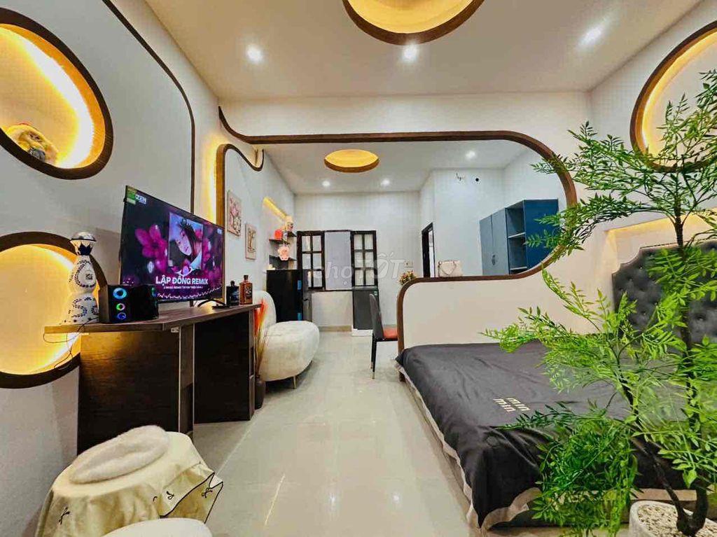 SIÊU HIẾM CĂN HỘ TÁCH BẾP BAN CÔNG FULL NỘI THẤT