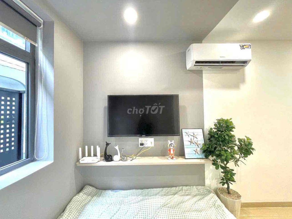 STUDIO BẾP CÁCH XA GIƯỜNG CỬA SỔ THOÁNG MÁT HIỆN ĐẠI