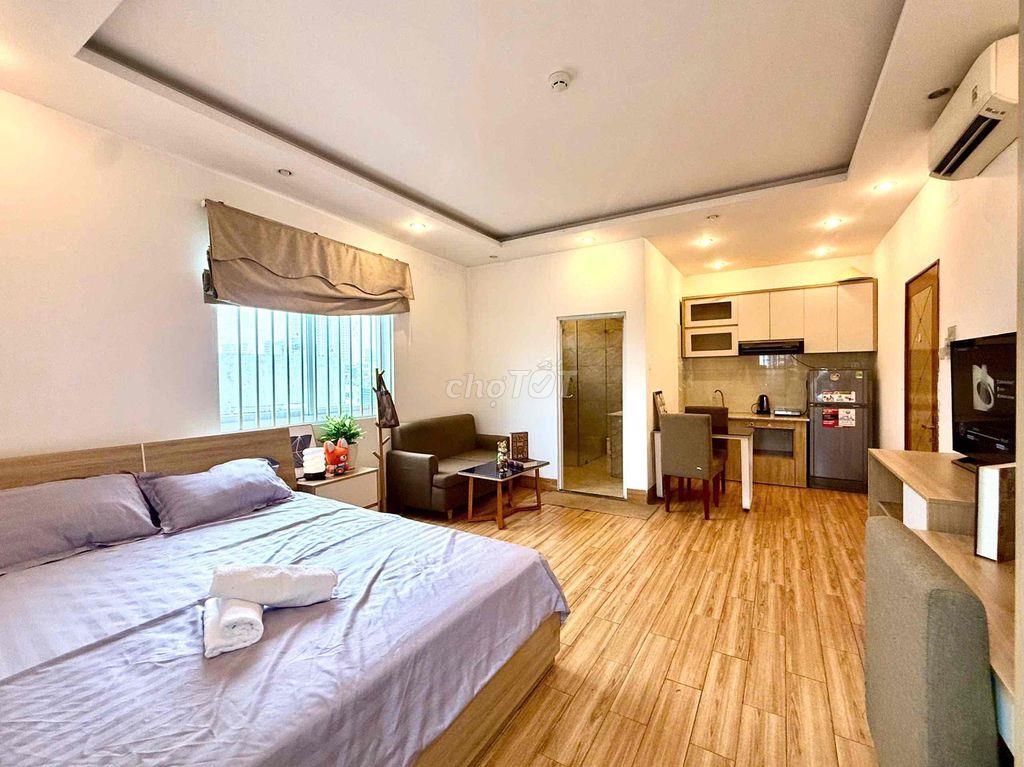 CC MINI BẾP XA GIƯỜNG NHIỀU CỬA SỔ THOÁNG,CÓ THANG MÁY