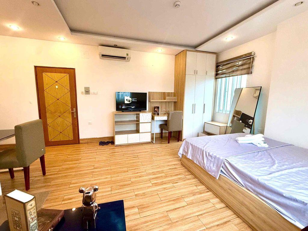 CC MINI BẾP XA GIƯỜNG NHIỀU CỬA SỔ THOÁNG,CÓ THANG MÁY