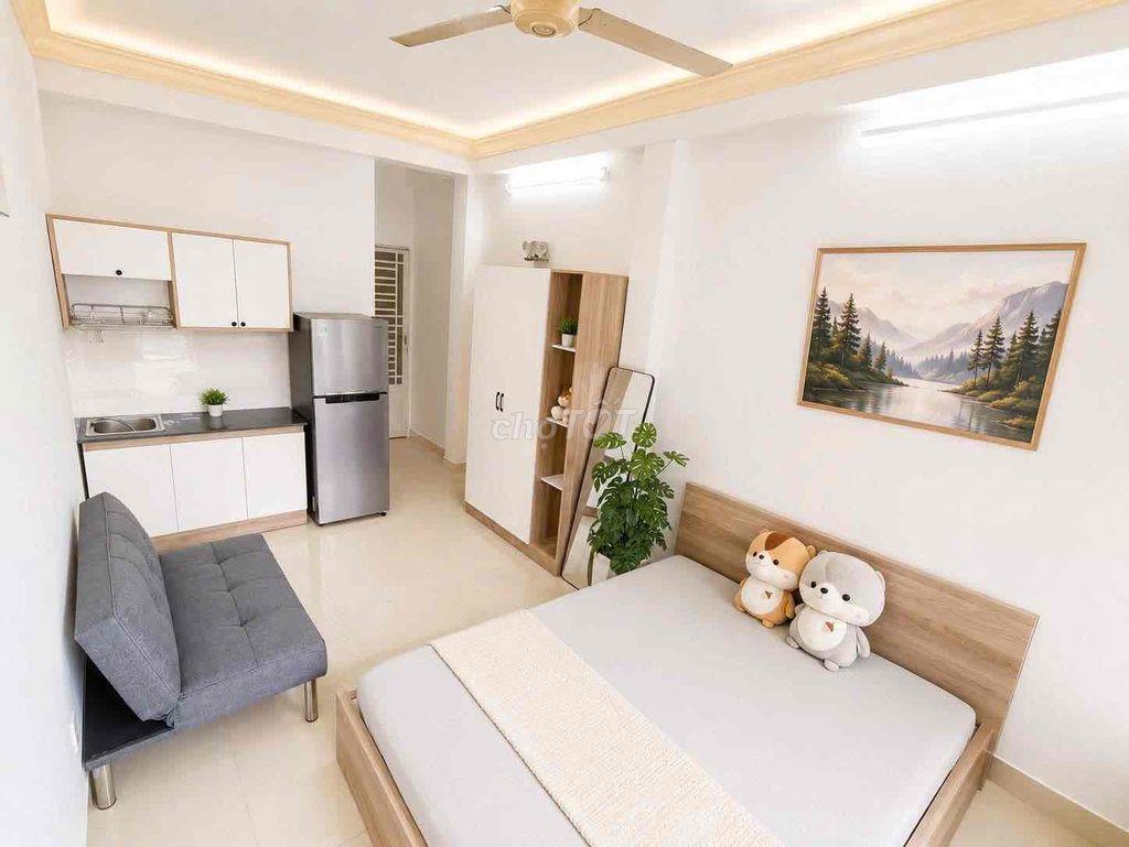 1PN BAN CÔNG VIEW THÀNH PHỐ GIỮA TRUNG TÂM