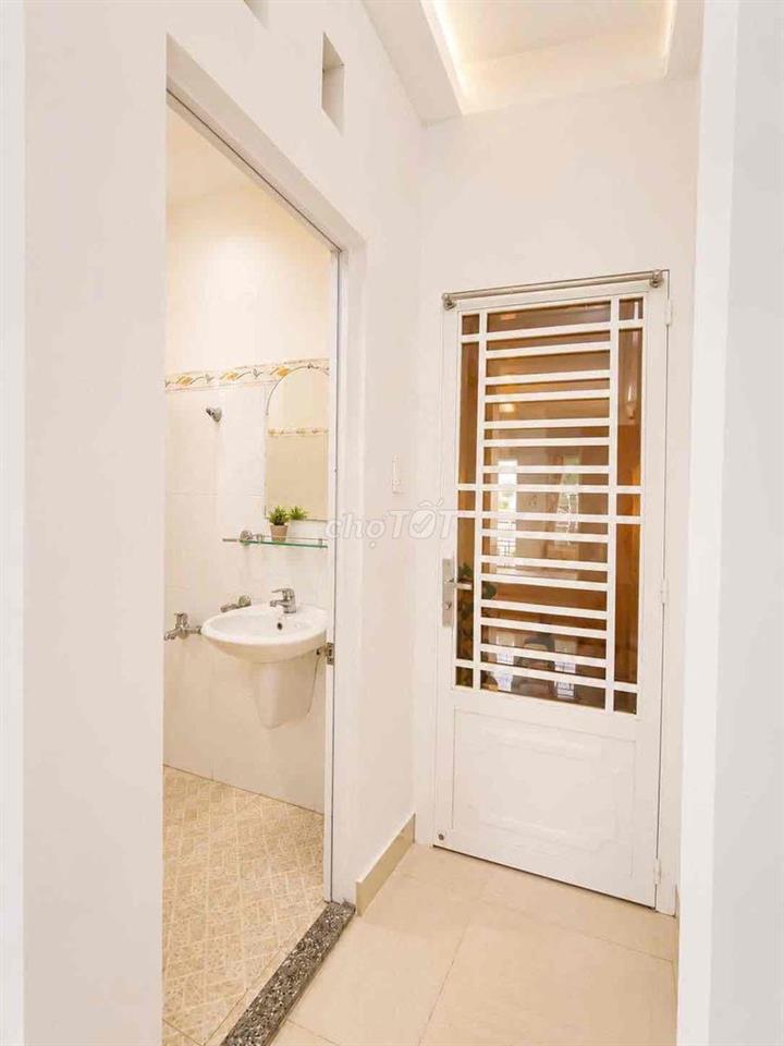 1PN BAN CÔNG VIEW THÀNH PHỐ GIỮA TRUNG TÂM