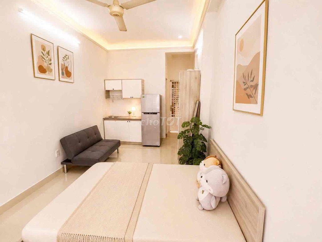 1PN BAN CÔNG VIEW THÀNH PHỐ GIỮA TRUNG TÂM
