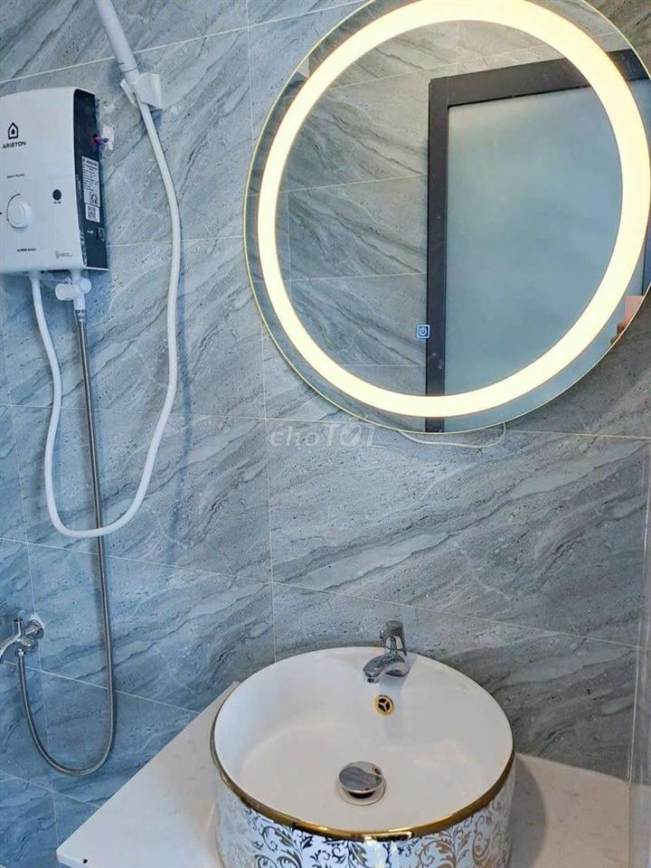 Studio gần ngã tư Hàng Xanh, cách UEF, HIU, FTU chỉ 5' đi xe máy 