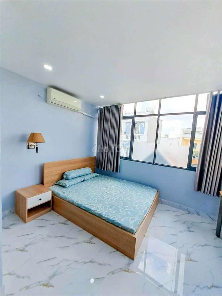 Studio gần ngã tư Hàng Xanh, cách UEF, HIU, FTU chỉ 5' đi xe máy 