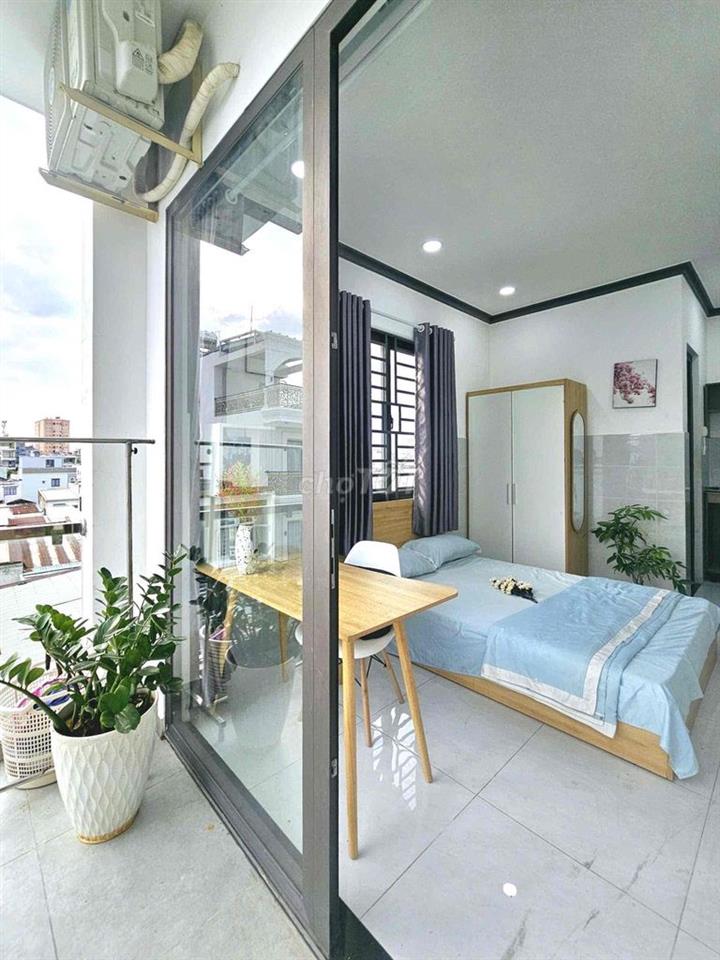 Studio full nội thất, ban công Nguyễn Gia Trí đi bộ qua GTVT, Hutech
