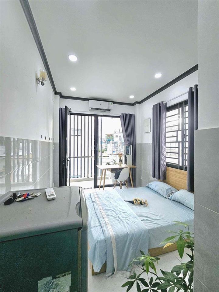 Studio full nội thất, ban công Nguyễn Gia Trí đi bộ qua GTVT, Hutech