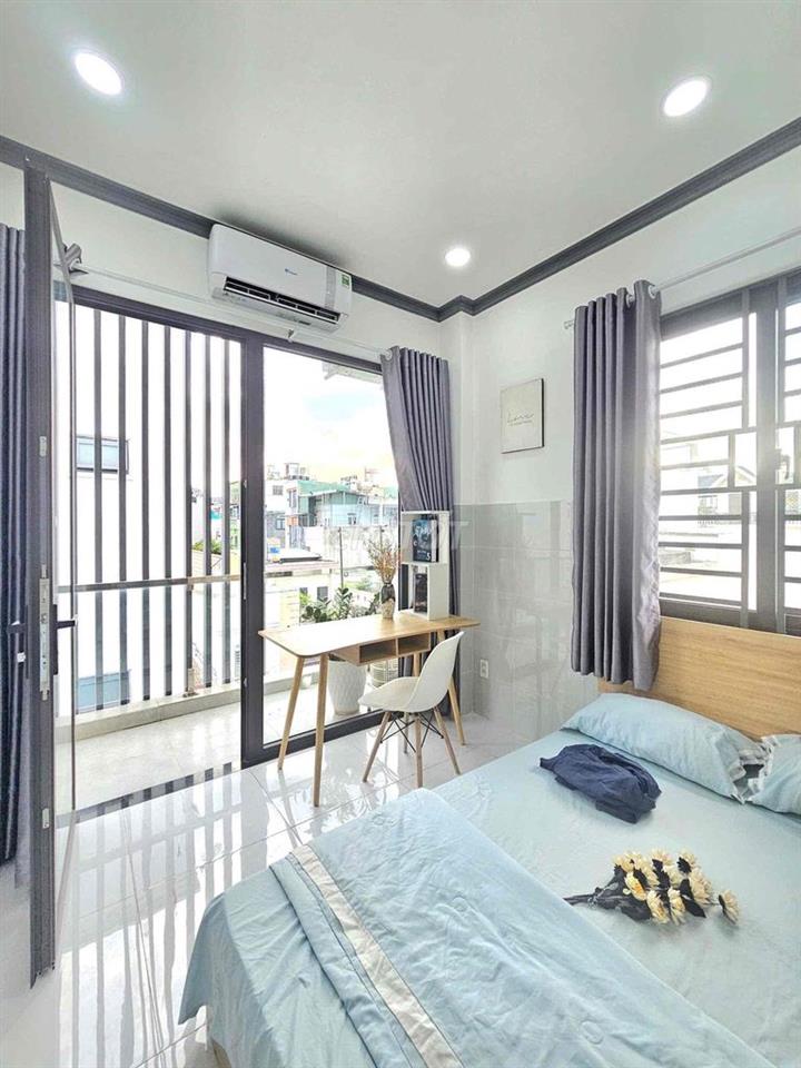 Studio full nội thất, ban công Nguyễn Gia Trí đi bộ qua GTVT, Hutech