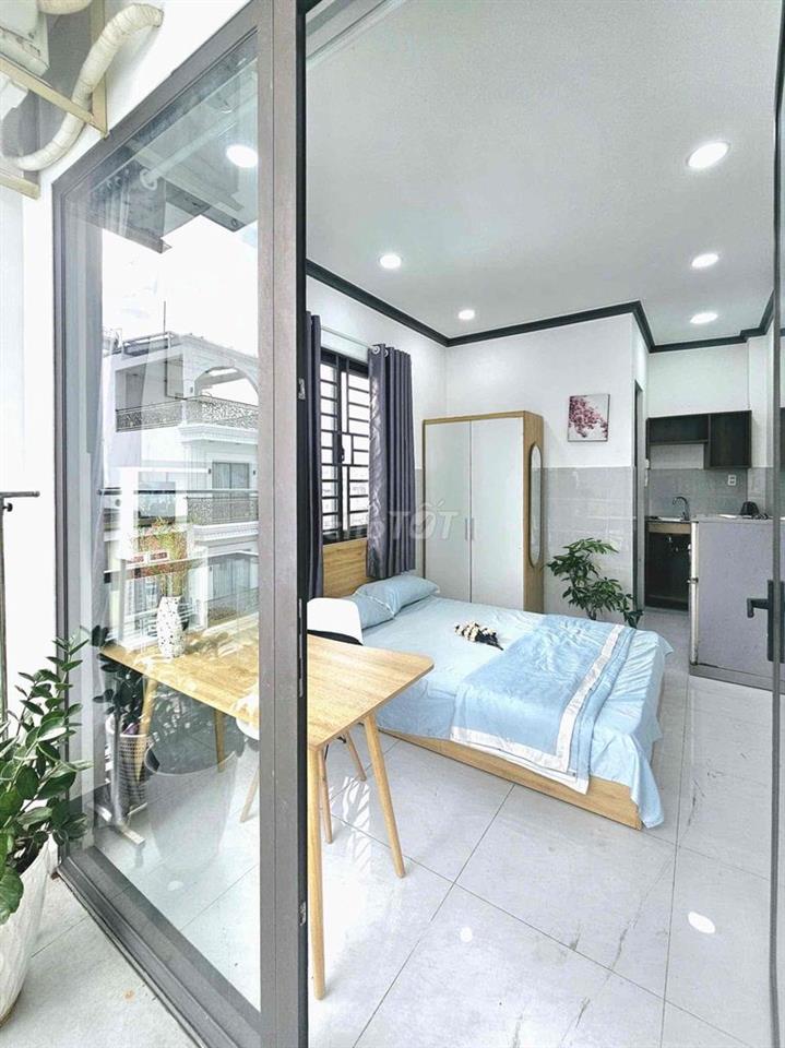 Studio full nội thất, ban công Nguyễn Gia Trí đi bộ qua GTVT, Hutech