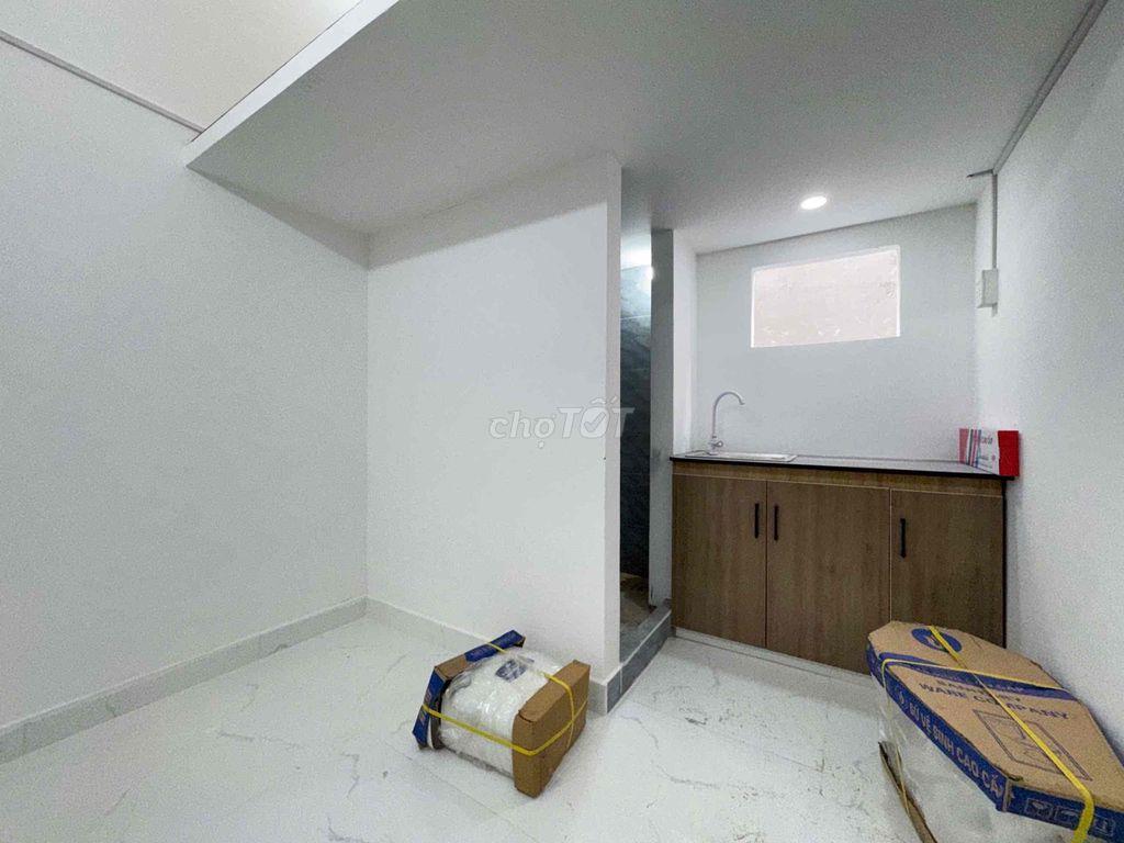 Khai Trương Gác Mới Xây Cửa Sổ Trời Siêu Thoáng Gần Văn Lang