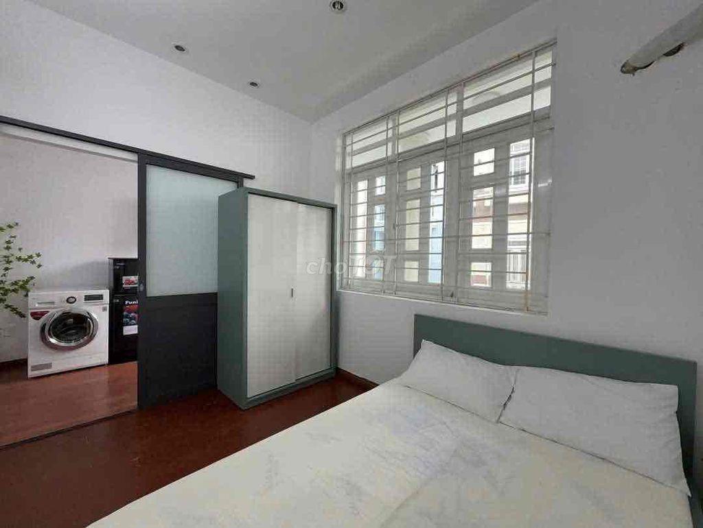 2 Phòng ngủ, ban công, tách bếp, 40m2 chỉ 8tr2 ngay tại Phú Nhuận