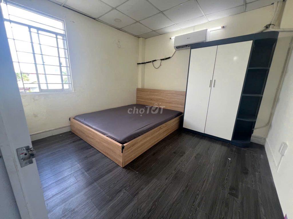 THANG MÁY 2 PHÒNG NGỦ, 1 PHÒNG KHÁCH ngay Sân Bay Tân Sơn Nhất GaT1