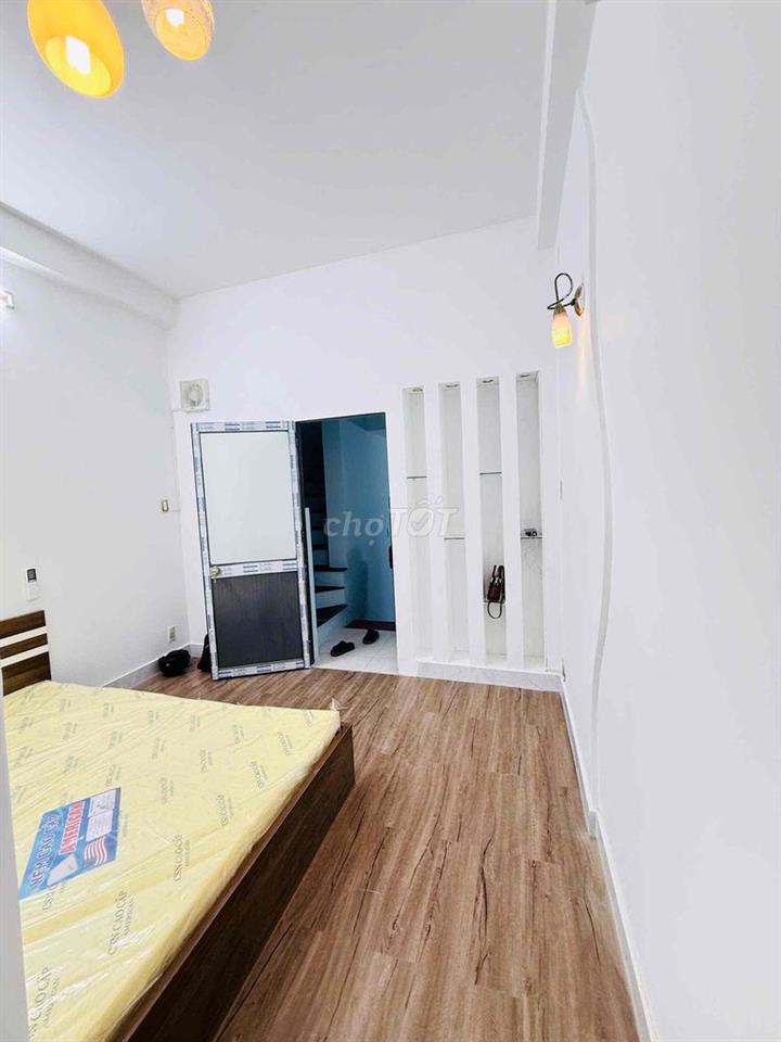 TÁCH BẾP ngay SÂN BAY FULL NỘI THẤT PHÒNG TRỆT 30m2