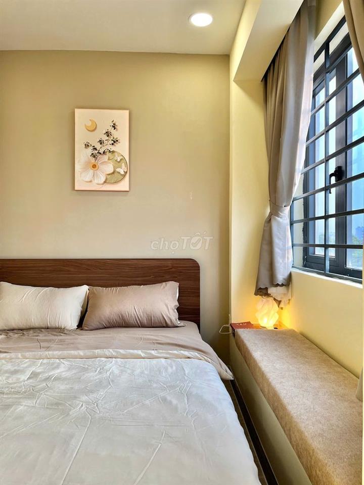 Căn Hộ Cao Cấp, Thang máy, hầm xe, 50m2 Full nội thất, Ngay Ga T1