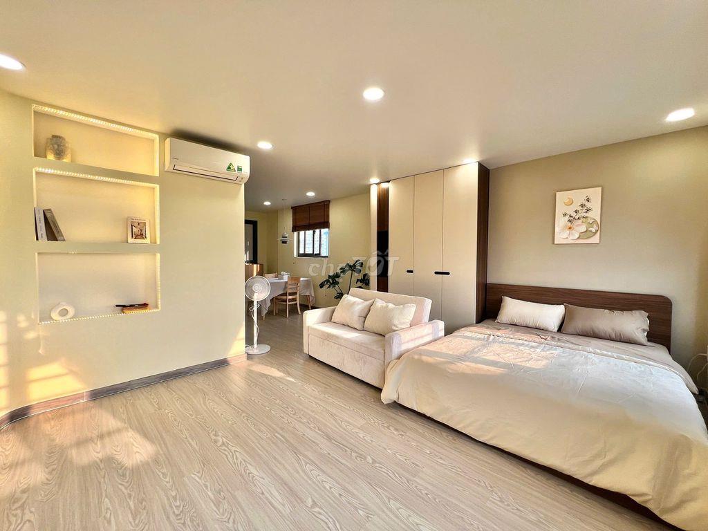 Căn Hộ Cao Cấp, Thang máy, hầm xe, 50m2 Full nội thất, Ngay Ga T1