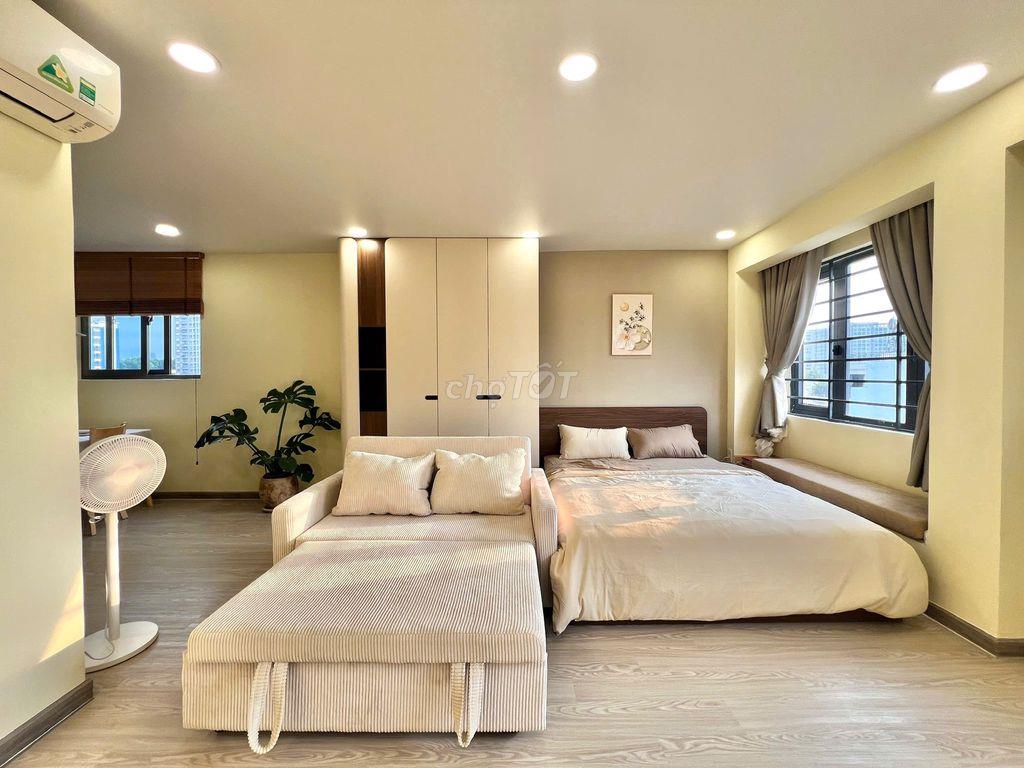 Căn Hộ Cao Cấp, Thang máy, hầm xe, 50m2 Full nội thất, Ngay Ga T1