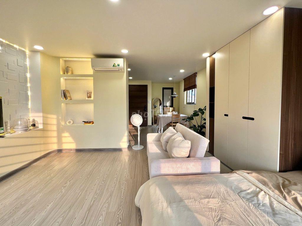 Căn Hộ Cao Cấp, Thang máy, hầm xe, 50m2 Full nội thất, Ngay Ga T1
