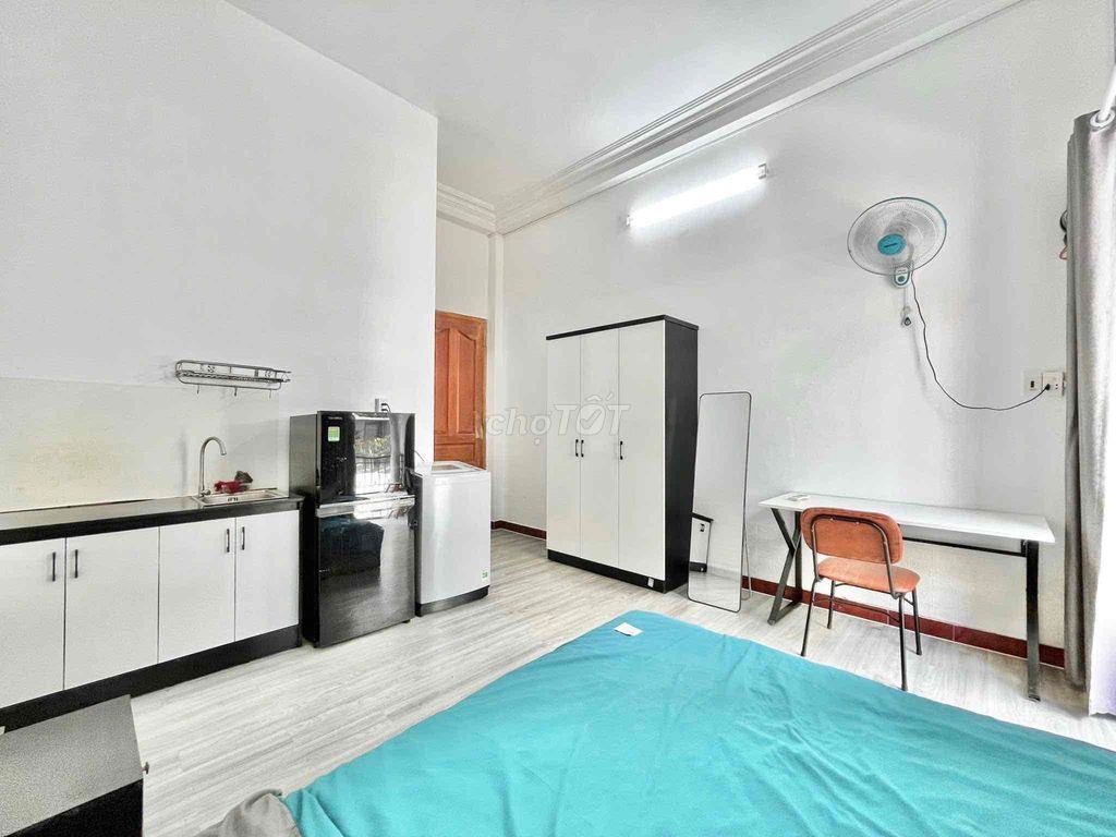 Cho thuê Studio + Ban công