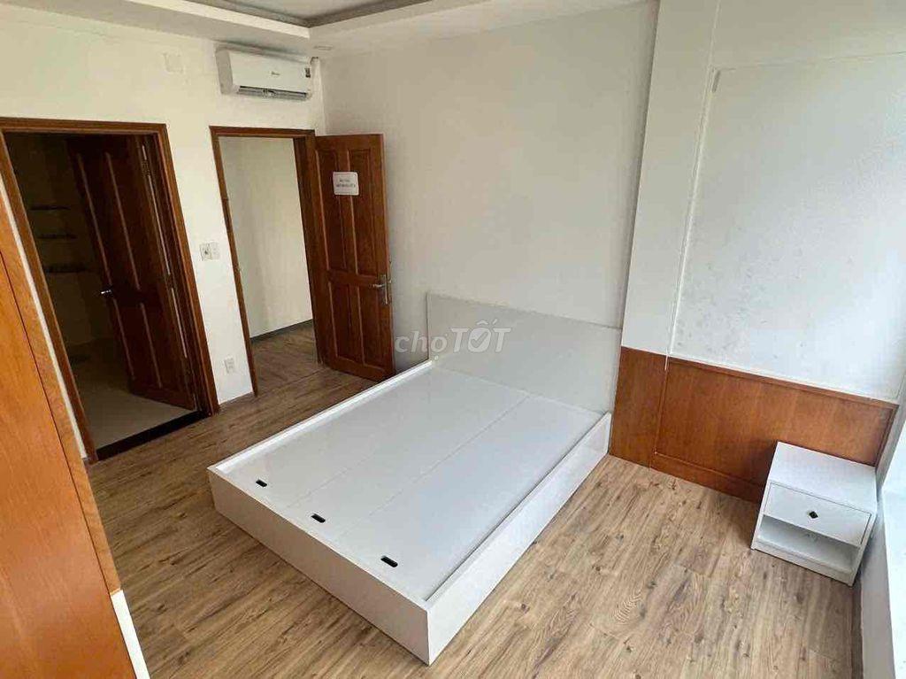 TRỐNG LẠI CĂN HAI PHÒNG NGỦ  cửa sổ trời lớn