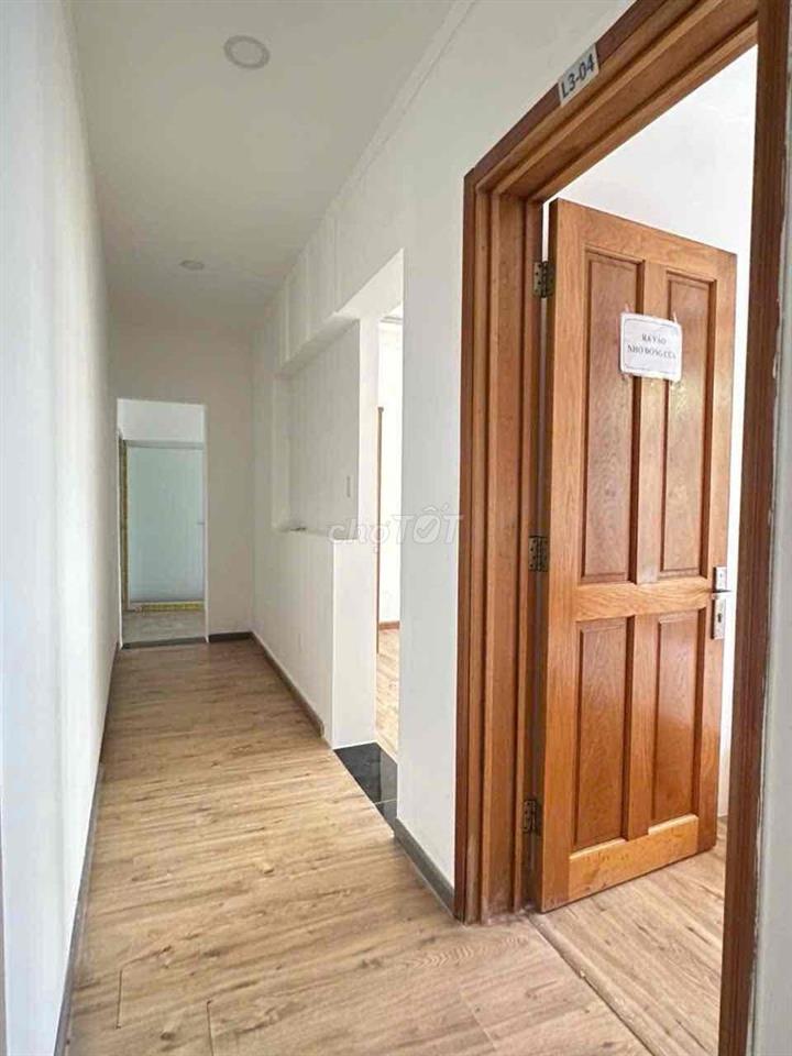 TRỐNG LẠI CĂN HAI PHÒNG NGỦ  cửa sổ trời lớn