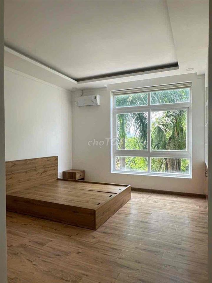 TRỐNG LẠI CĂN HAI PHÒNG NGỦ  cửa sổ trời lớn