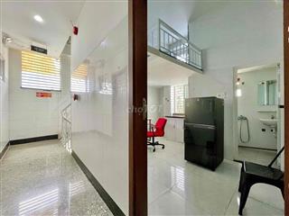 TRỐNG LẠI CĂN DUPLEX CÓ THANG MÁY GẦN QUẬN 1