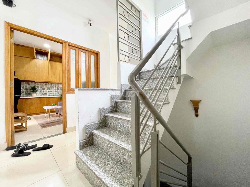 TRỐNG LẠI CĂN 1PN CÓ THANG MÁY GẦN VĂN LANG