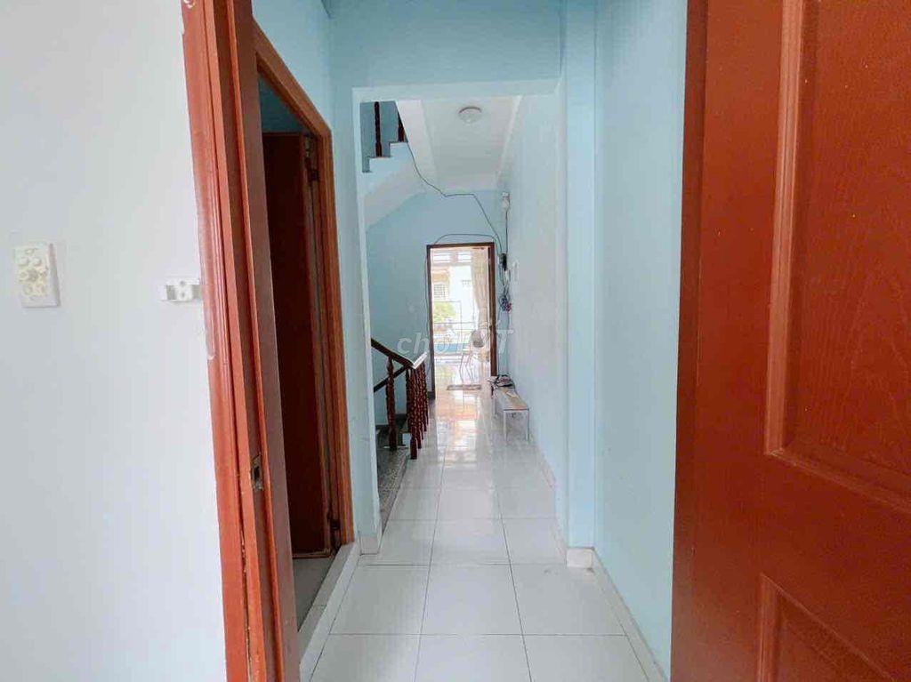 HAI PHÒNG NGỦ BAN CÔNG NGAY VĂN LANG CƠ SỞ 3