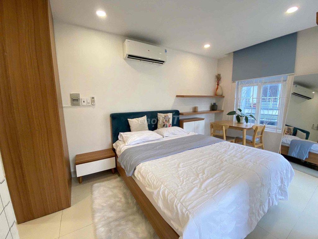 CĂN STUDIO CỬA SỔ  TRỜI GẦN SÂN BAY.