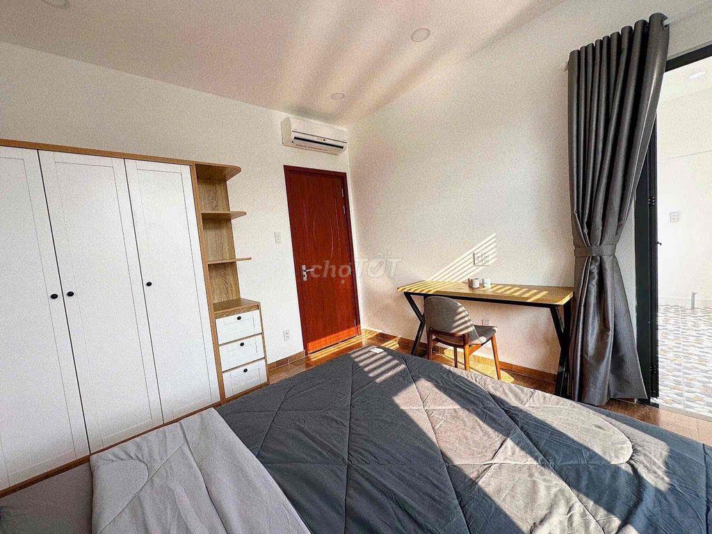 TRỐNG LẠI CHDV 2PN BAN CÔNG