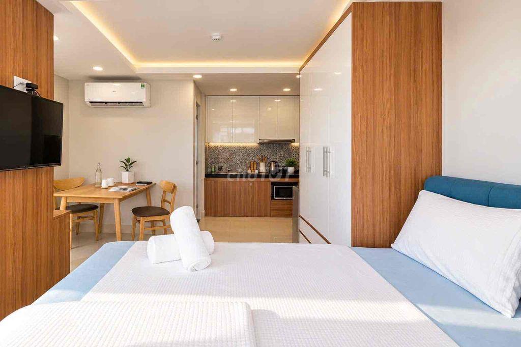 TRỐNG LẠI CĂN STUDIO CỬA SỔ TRỜI GẦN SÂN BAY
