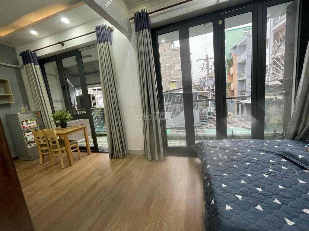 trống lại căn studio giá rẽ gần sân bay